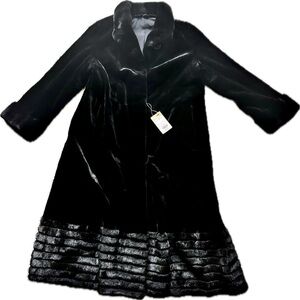 RARE find! Mink fur coat with KOPENHAGEN Burgundy tag